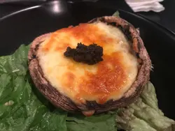 热辣辣吃芝士加黑松露酱，很美味