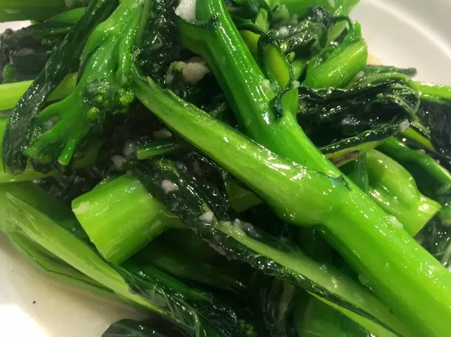 蒜蓉炒菜芯
