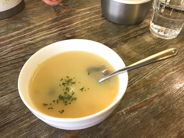 啲菇唔係成日見到果隻罐頭菇,而係大隻而且較硬身果隻,証明唔係交行貨。