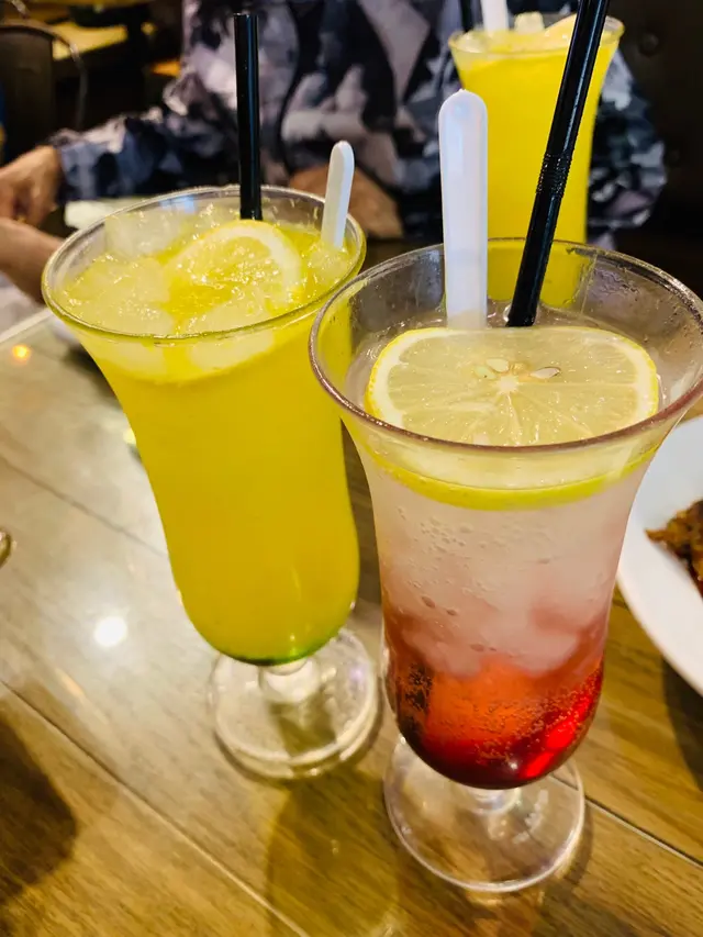 香橙青蘋果梳打、鮮檸士多啤梨梳打