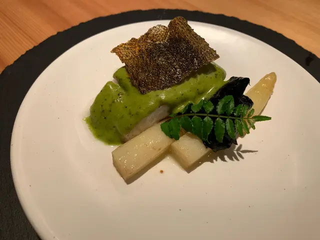 cod/ seaweed