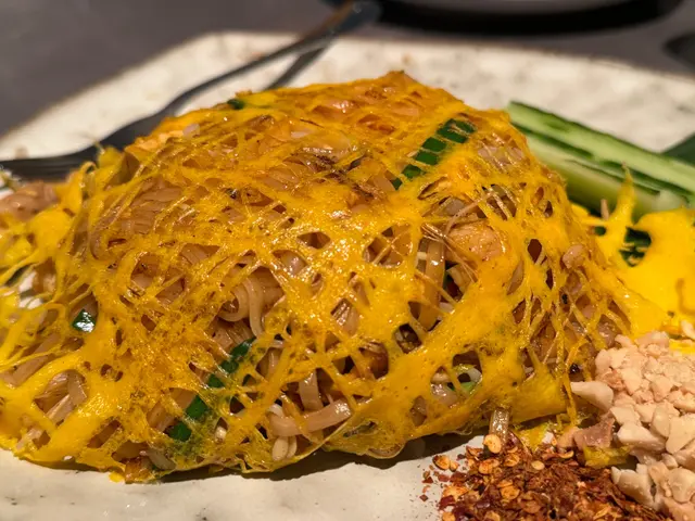 咔咔～大家一定要把花生🥜碎、辣椒🌶️碎拌進去！！
口感是我們記憶中的Pad thai 好友 而碎碎們是個大昇華
不油 辣們刺激口水～ 果然是泰式必點的菜式 必點的澱粉💕