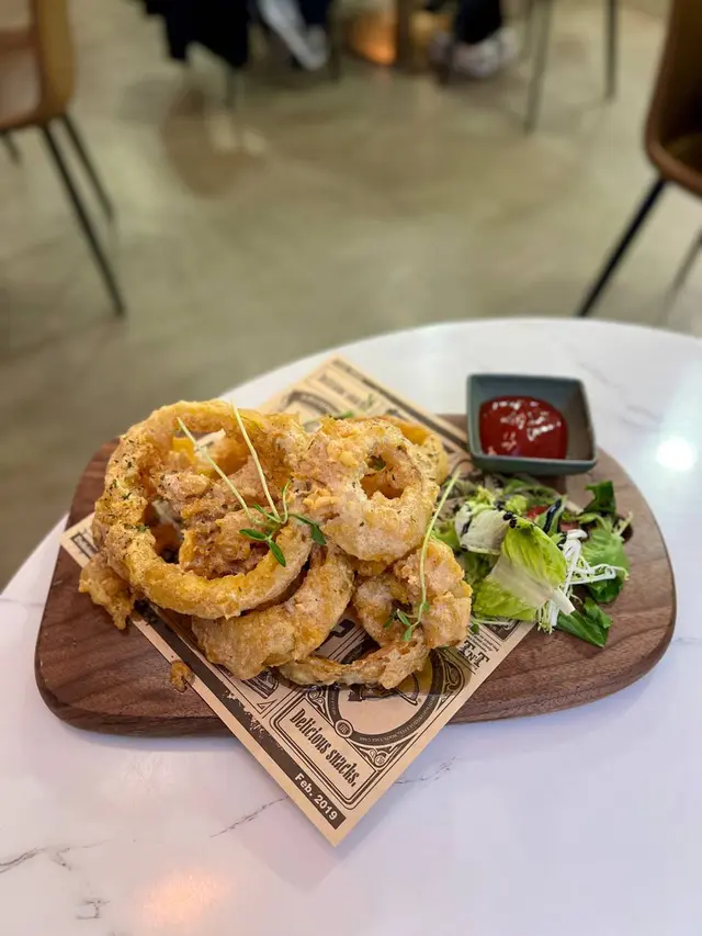 鹹蛋黃橄欖油脆炸洋蔥圈