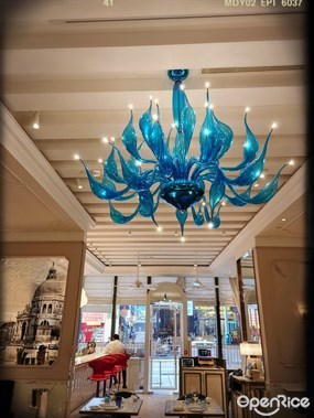 海藍燈飾華麗有氣派 - 中環的Venedia Grancaffe