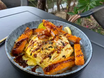 芝士滑蛋吉列豬扒飯