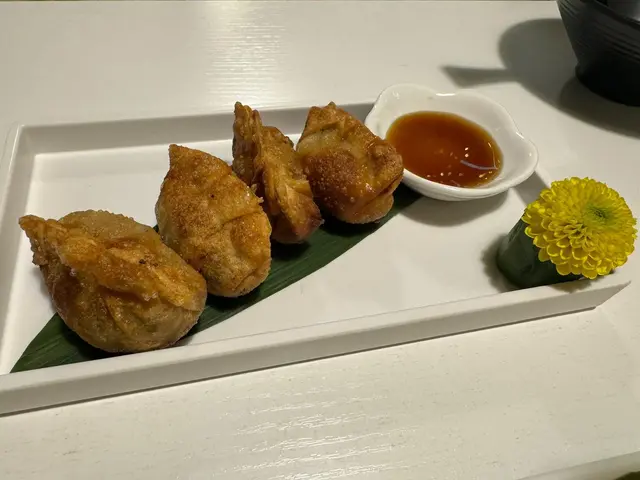 日式半煎炸餃子