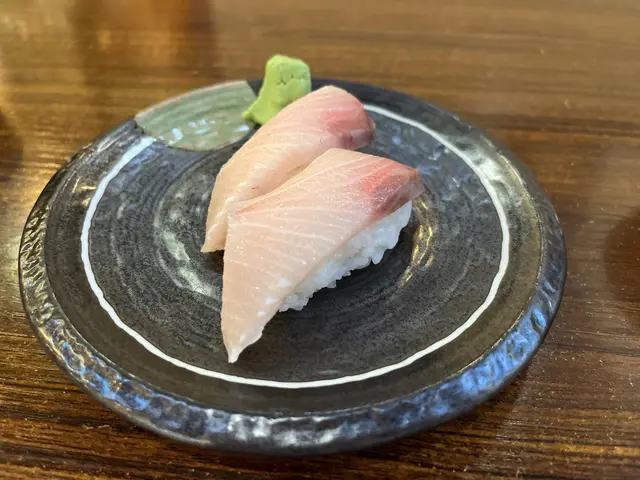 油甘魚壽司兩件