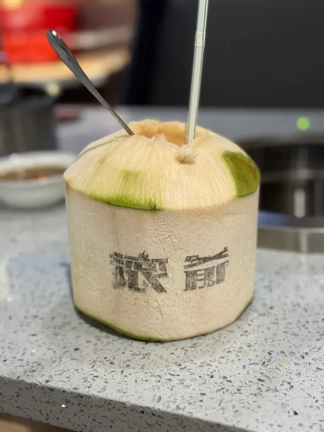 見個湯底咁鮮甜 再叫多個椰青 果然都係好甜好多水💦