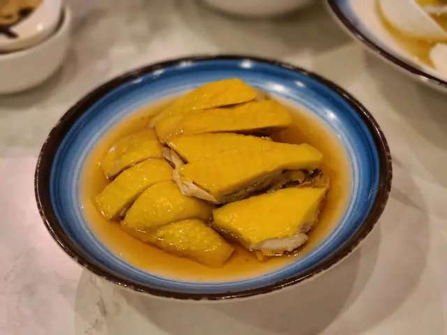 花雕醉雞嫩滑,酒味適中,唔會苦。