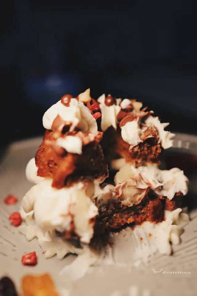 餐廳贈送的香蕉蛋糕,好好吃!