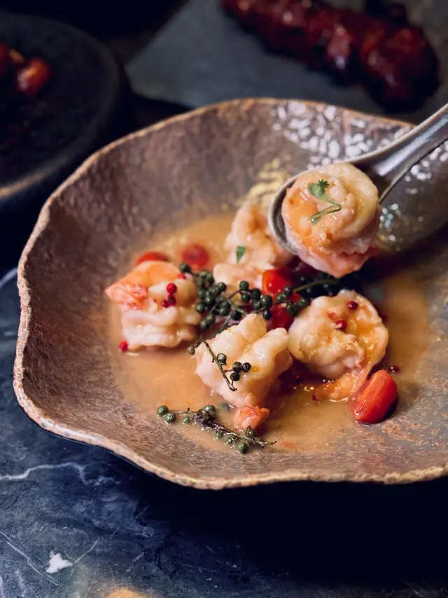 滕椒酸湯虎蝦球