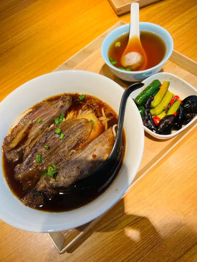 忠孝牛肉湯麵