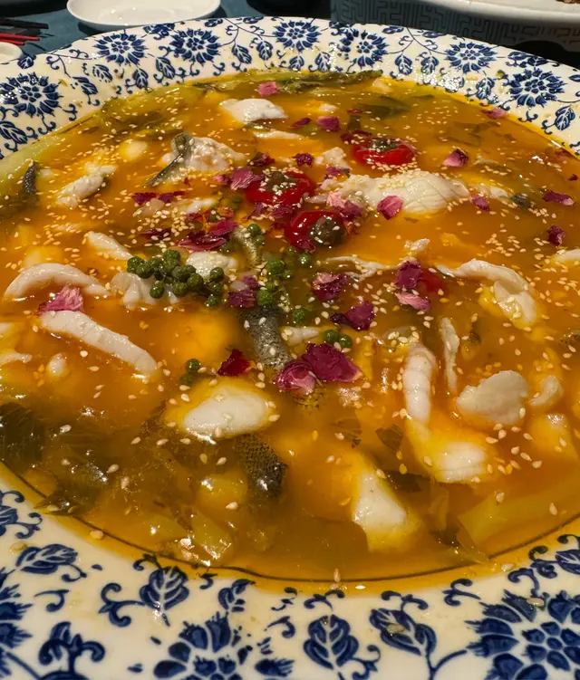 麻味好香濃 唔會太辣 魚片大小適中 魚片非常新鮮 帶少少彈牙口感 口感好豐富 份量好大碟 如果鍾意食酸菜魚 一定要試下❤️