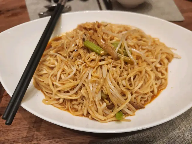 蟹醬蟹肉雙菇炆伊麵