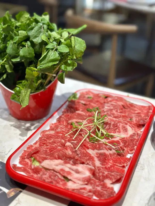 新鮮手切牛頸脊，非常嫩滑，好味，不過份量唔算多。