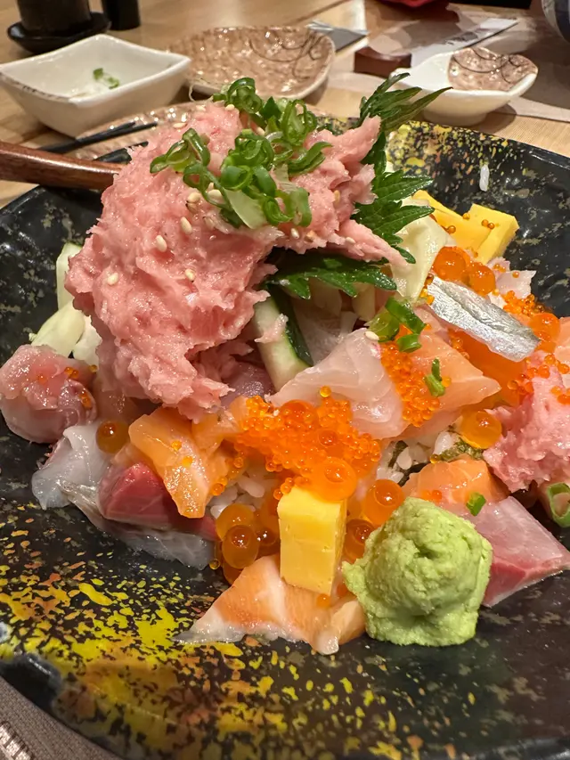 新鮮，大碗。直情係大碗到食唔哂！😜😋👍🏻