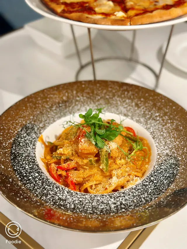 法國膏蟹肉扁意粉配蟹膏忌廉汁