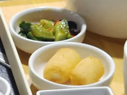 幾鍾意佢既配菜炸牛奶，好香口同埋送飯都OK