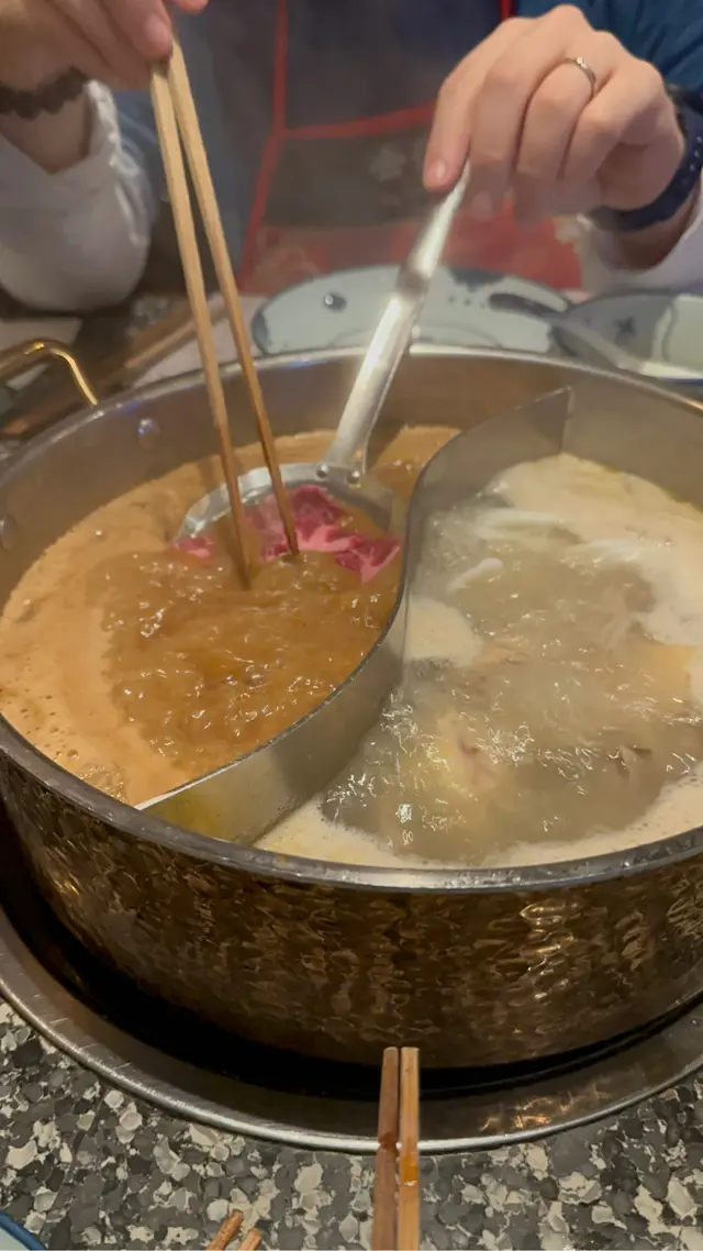 秘製沙嗲湯, 滋味胡椒豬肚雞 鴛鴦鍋
