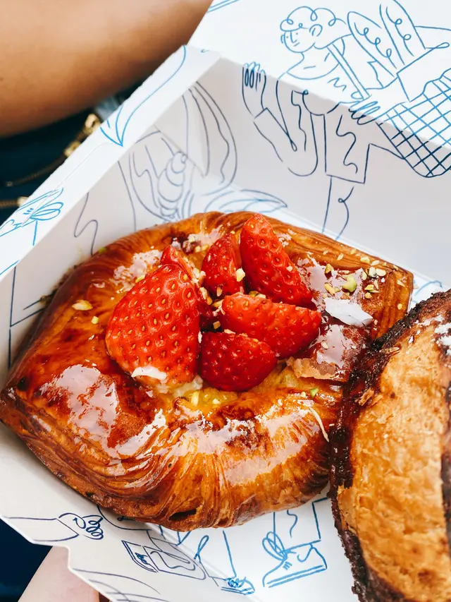 Strawberry  vanilla  danish