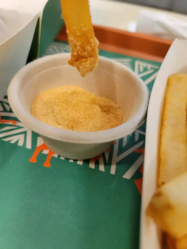 Crispy Fries with Salt and Spicy Powder