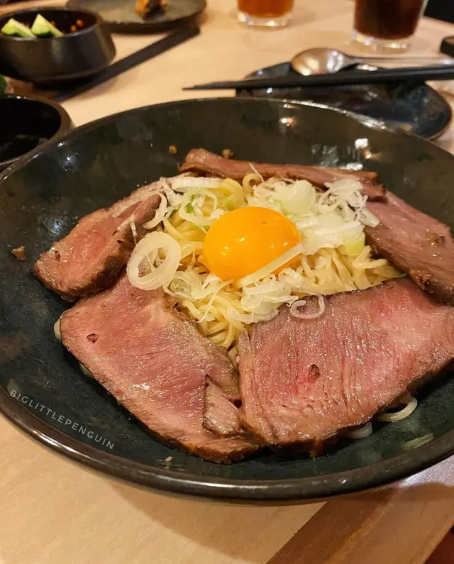 半熟牛肩胛撈麵