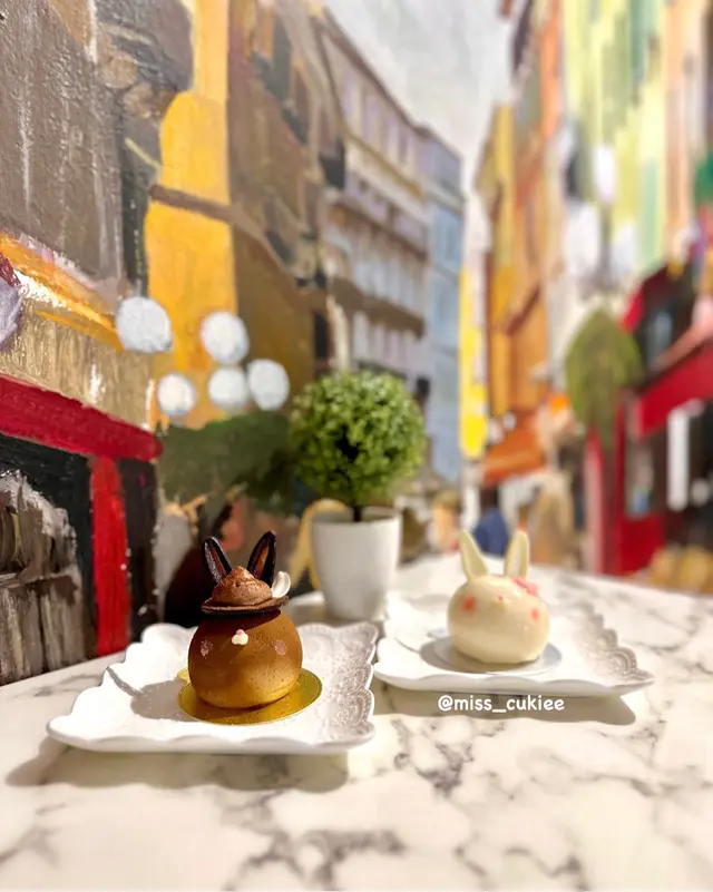 紅茶黑糖麻糬蛋糕 (HK$52) & 荔枝紅桑子蛋糕 (HK$52)