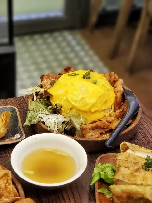 蛋蓋豬扒飯