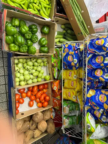 对大陆人态度十分恶劣  戴眼镜的小肥仔点餐翻白眼