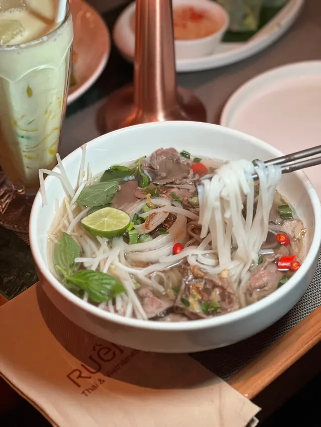 越南生牛肉湯河