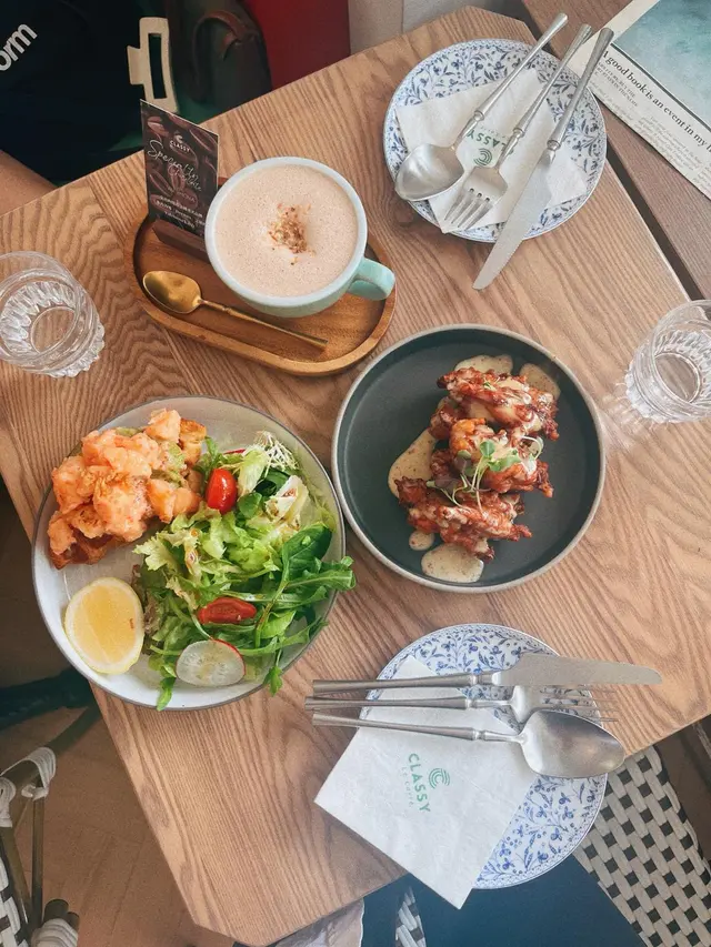 牛油果 明太子 蝦肉 croffle, 威士忌水牛城汁 單骨雞翼