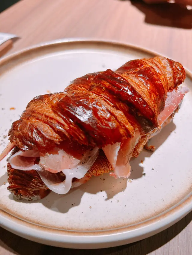 Parma Ham芝士牛角包