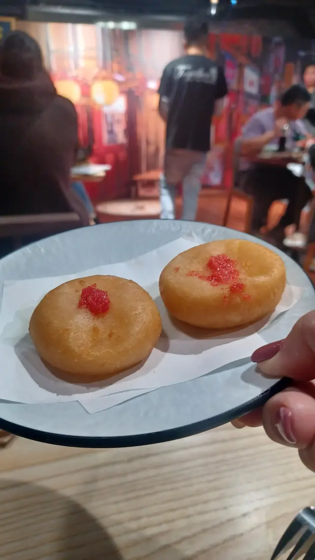 外表脆脆地不油,內裏軟綿綿甜甜的,配上明太子小小辣味.