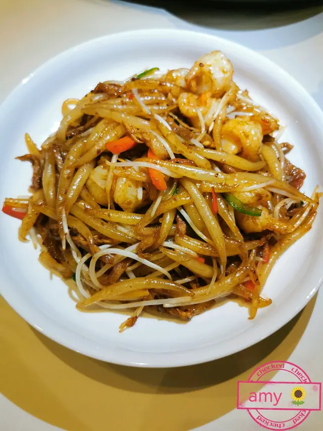 好耐冇見過銀針粉， 懷舊感的感覺， 多了一種馬拉盞口味，食完一碗又一碗， 每條銀針粉脹卜卜， 口感豐富。