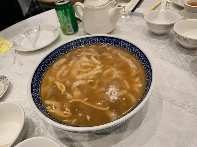 紅燒鮑參鯊肚翅