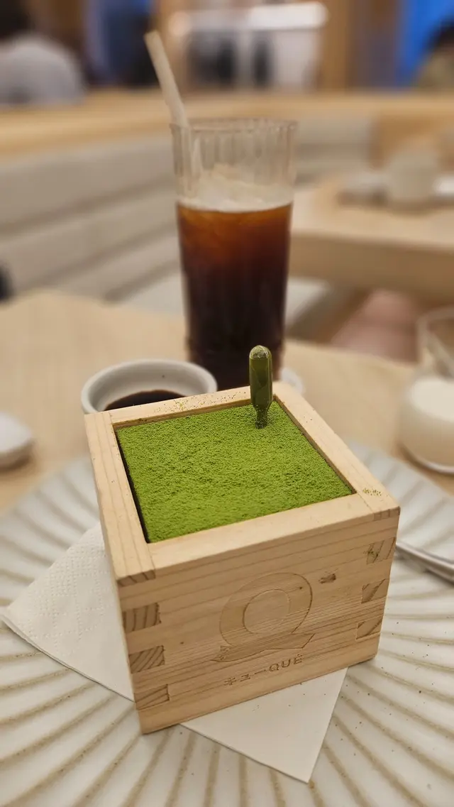 抺茶提拉米蘇盒子配糖漬紅豆