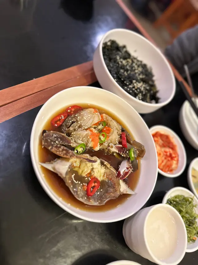 餐廳有提供即棄手套可以問店員拎
如果唔用手套都可以去餐廳內嘅洗手間洗手