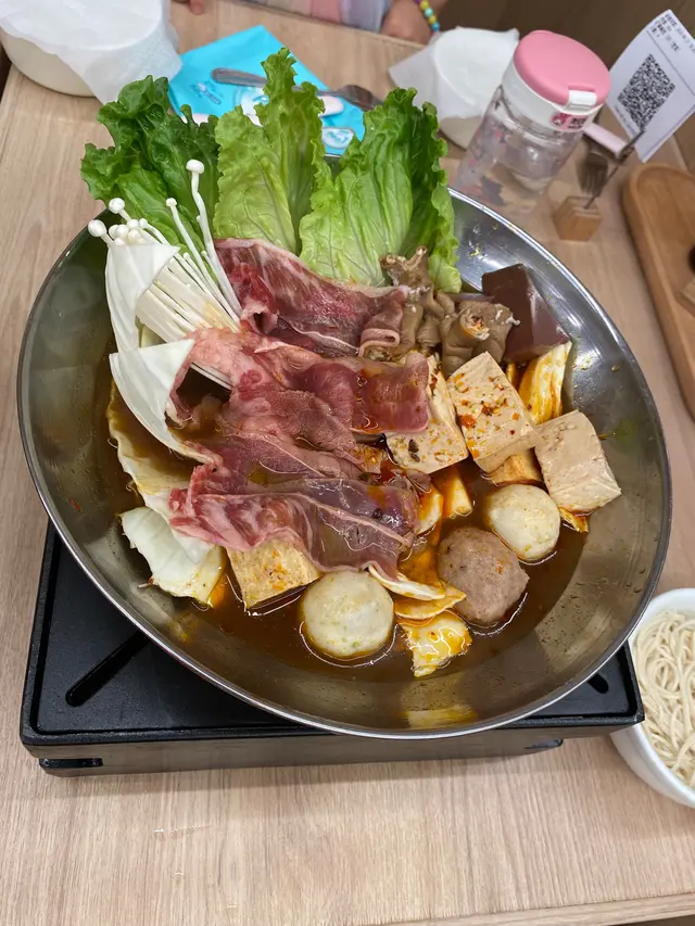 麻辣🌶️正，牛肉比想像中💭好食😋，大腸夠肥 #麻辣 #小鍋面