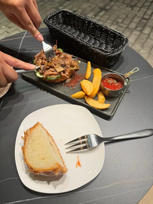 垃圾！成個餐就係咁㗎啦￼