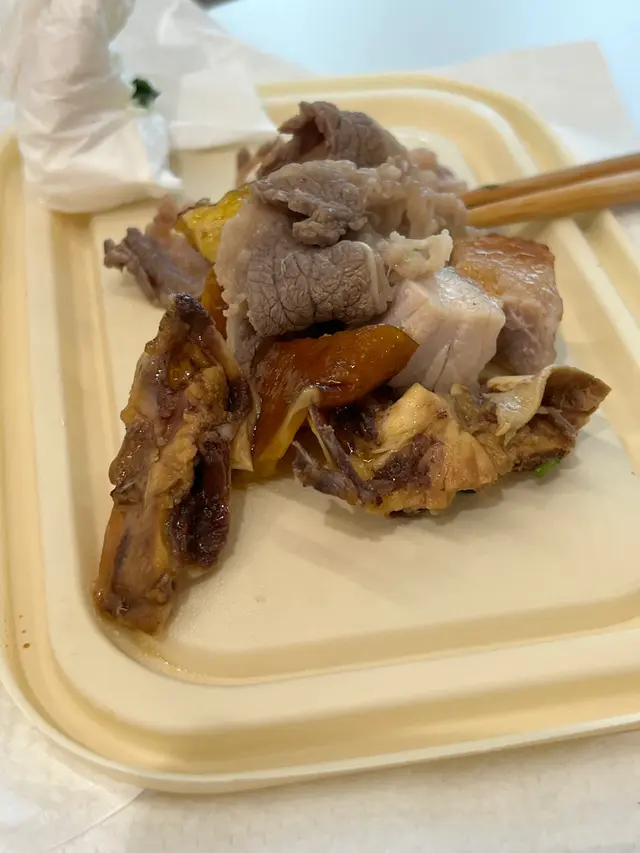 啲牛肉有怪味,啲燒肉好難食