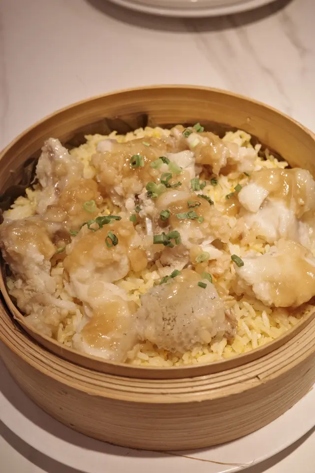 荷葉蒜蓉蒸頭腩