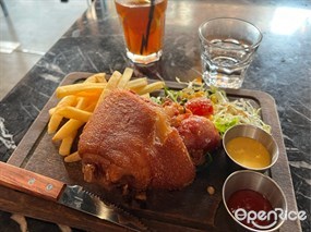 德國焗原隻豬手 - 屯門的Pillowtalk Restaurant &amp; Bar