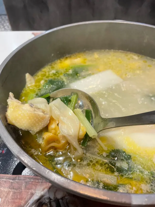 滋補螺片花膠雞煲(半隻)