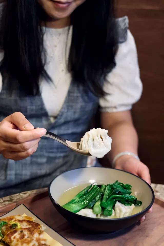 薑汁芥蘭鮮肉湯餃子
