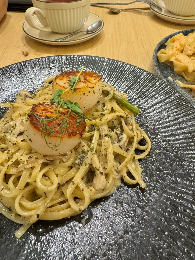 香煎日本刺身帶子黑松露扁意粉