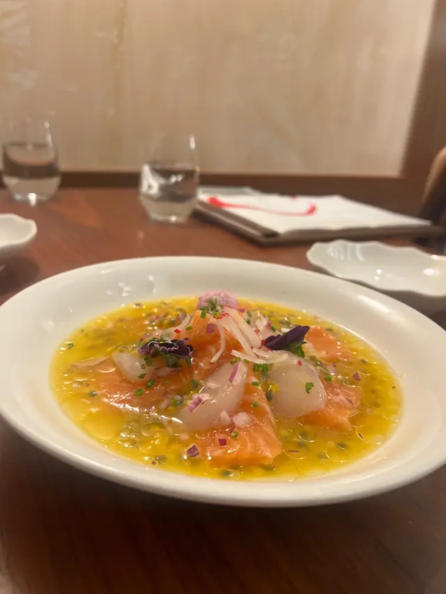 果酸三文魚• 帶子刺身薄切