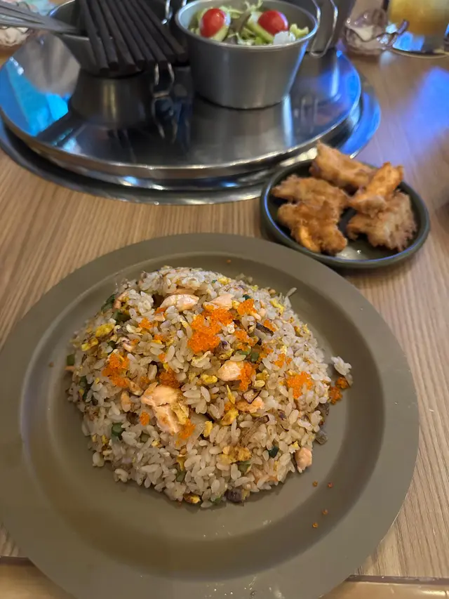 和風三文魚海膽醬油炒飯