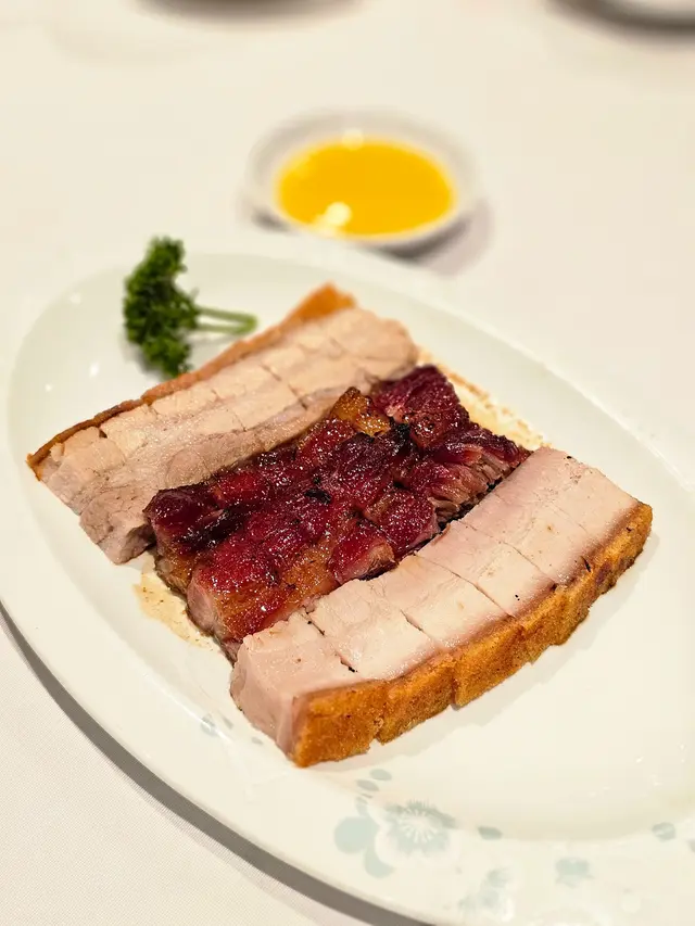 得獎叉燒皇拼燒腩仔 