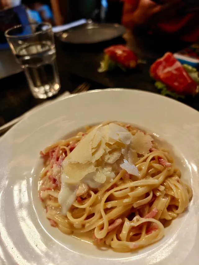 溫泉蛋卡邦尼扁意粉