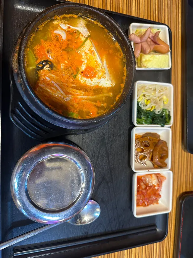 一隻蝦兩嚿青口，一嚿豆腐一隻雞蛋。